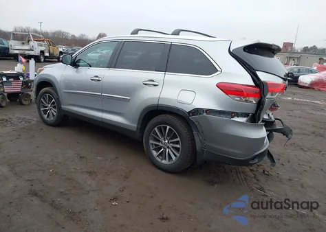 2019 Toyota Highlander Xle z USA, uszkodzony, nr VIN 5TDJZRFH3KS601866